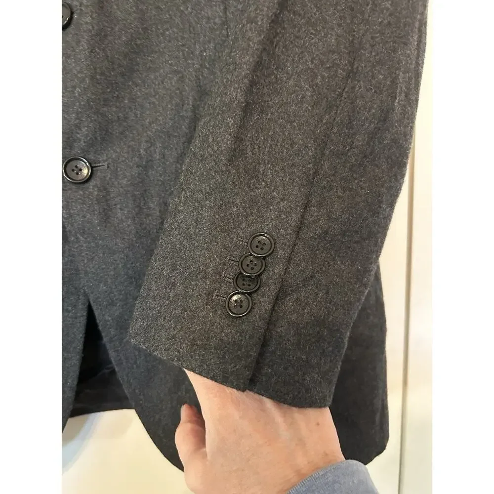 Banana Republic command attention